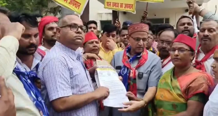 ​कानपुर देहात पूर्व सांसद राजाराम पाल का पुतला फूंकने पर भड़का आक्रोश….